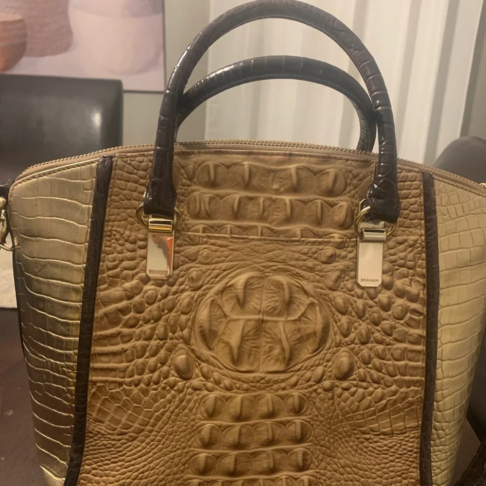 Brahmin medium duxbury tote - Picture 4 of 10